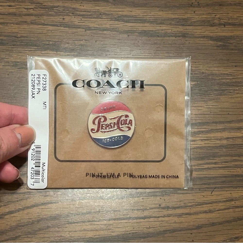 NWT Set of 3 Coach Vintage Style Pins - Picture 3 of 3
